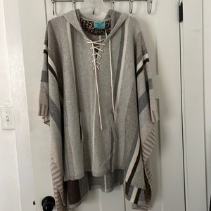 Letarte cashmere poncho